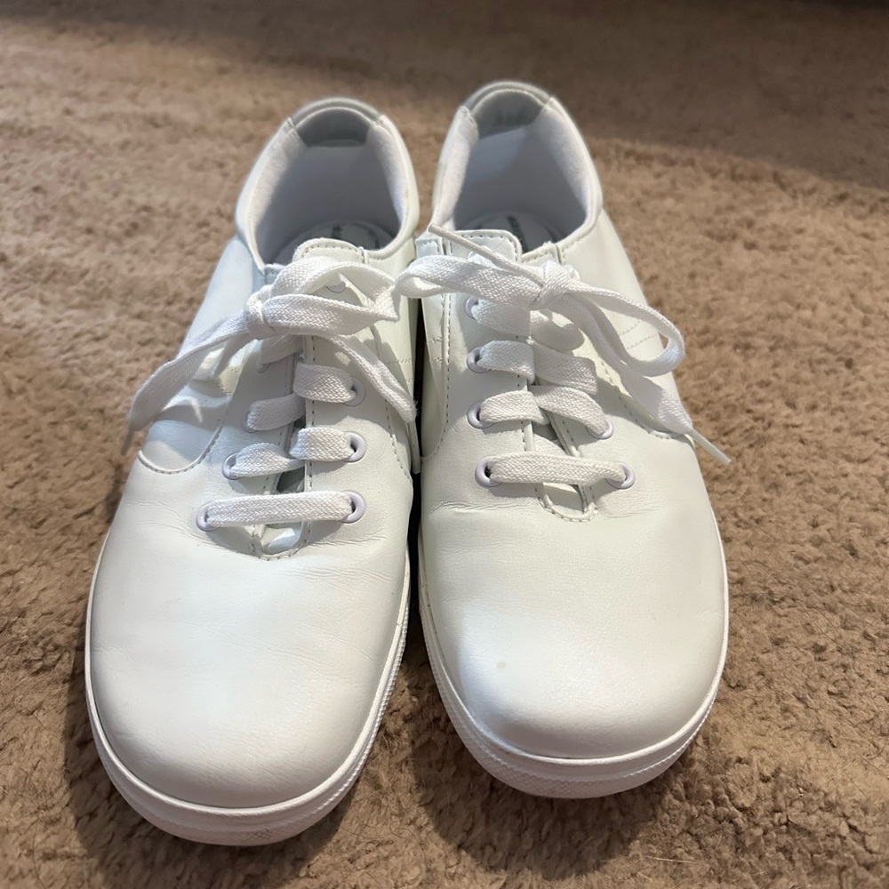 Women’s grasshoppers size 9